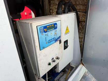 مولد Volvo Penta 400 KVA سويدي — 421 ساعة
