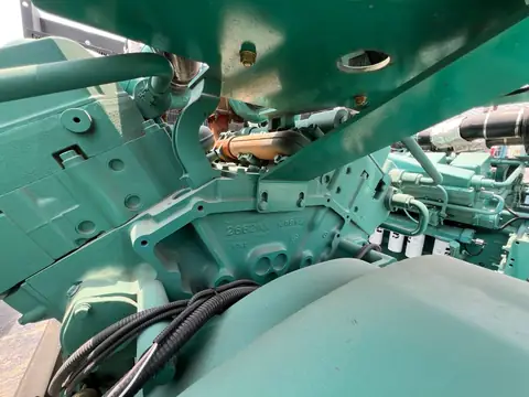 Cummins generator with Stamford alternator — engine detail — photo 4